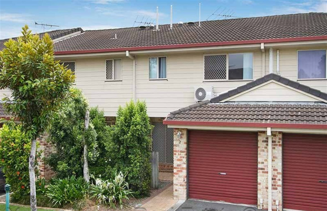 Tidy house in convenient location. 2
