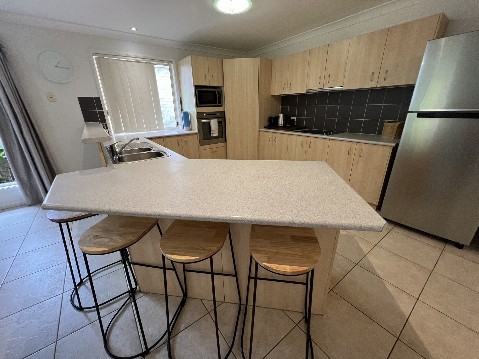 Modern Family Home, Sandstone Point 11