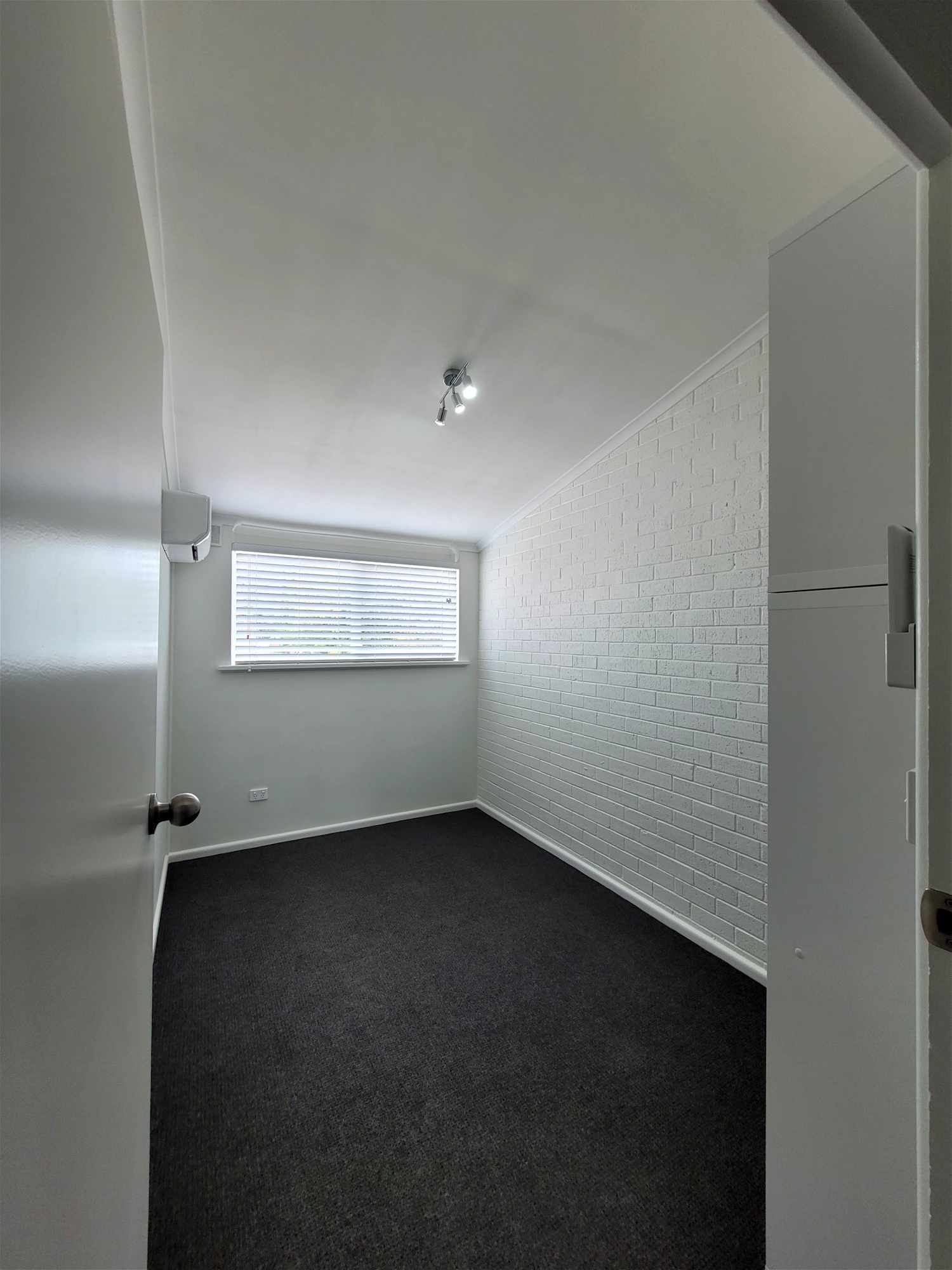 Location, location, location. Beautiful townhouse 13