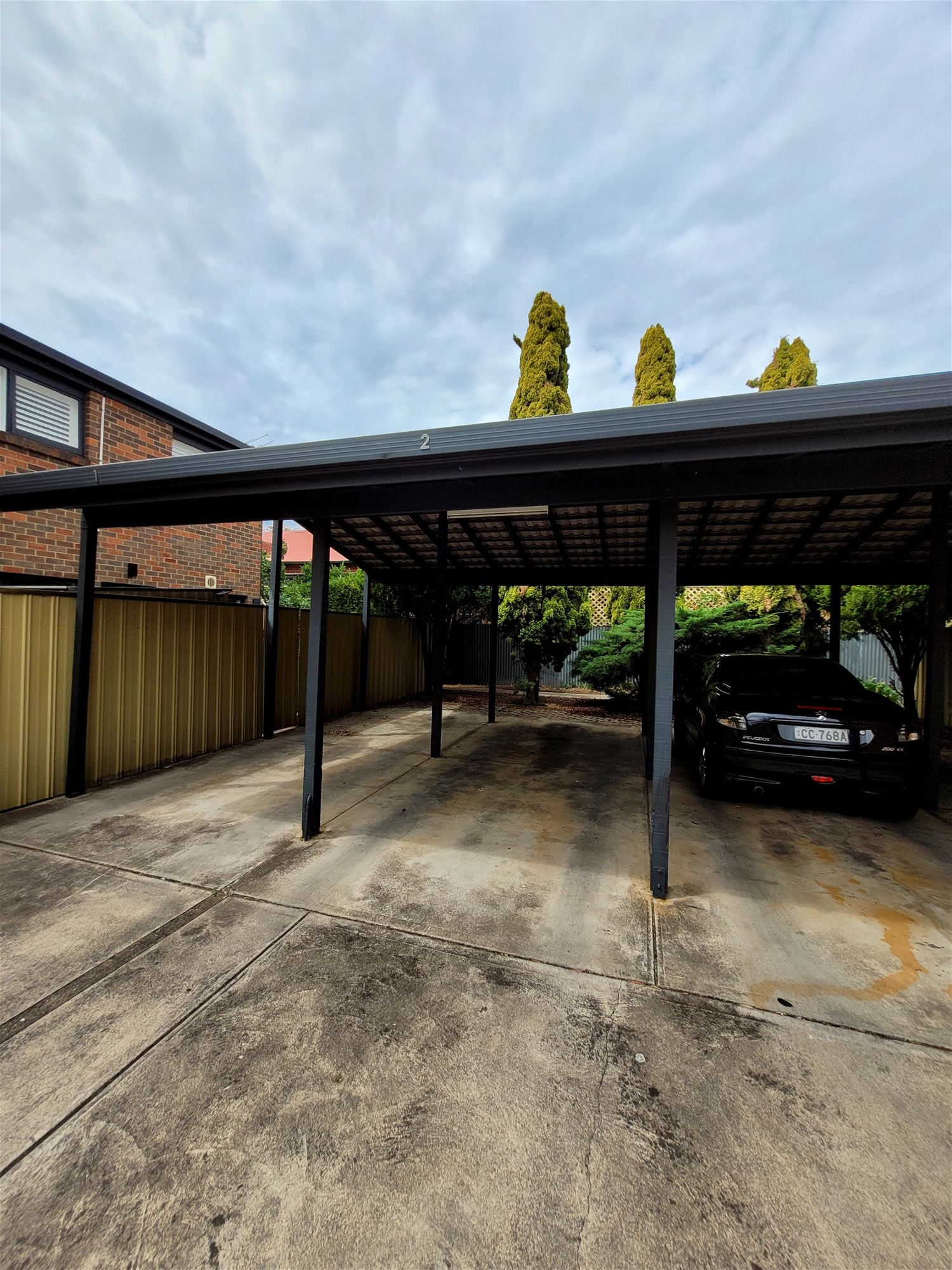 Location, location, location. Beautiful townhouse 15
