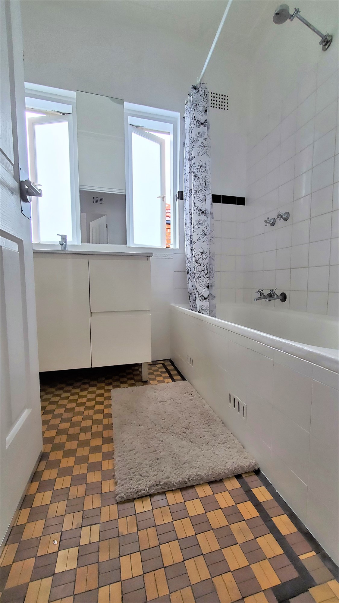2 Bedroom Furnished or Unfurnished 5