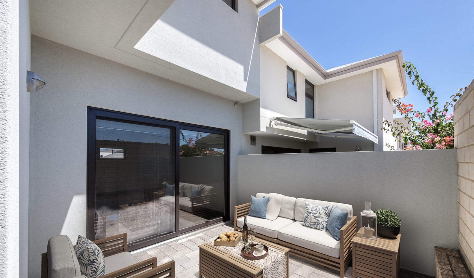 Executive family living 4