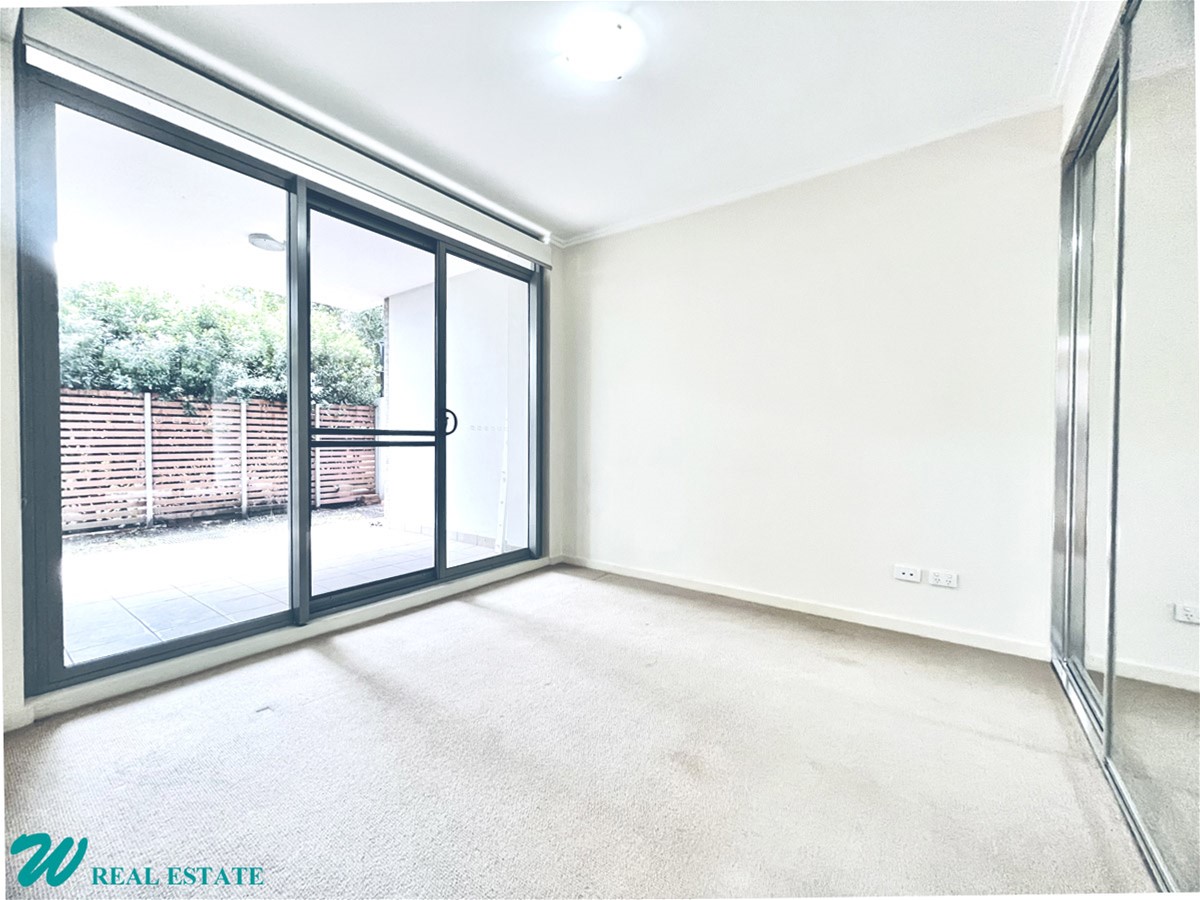 Executive Apartment with Private Courtyard! 5