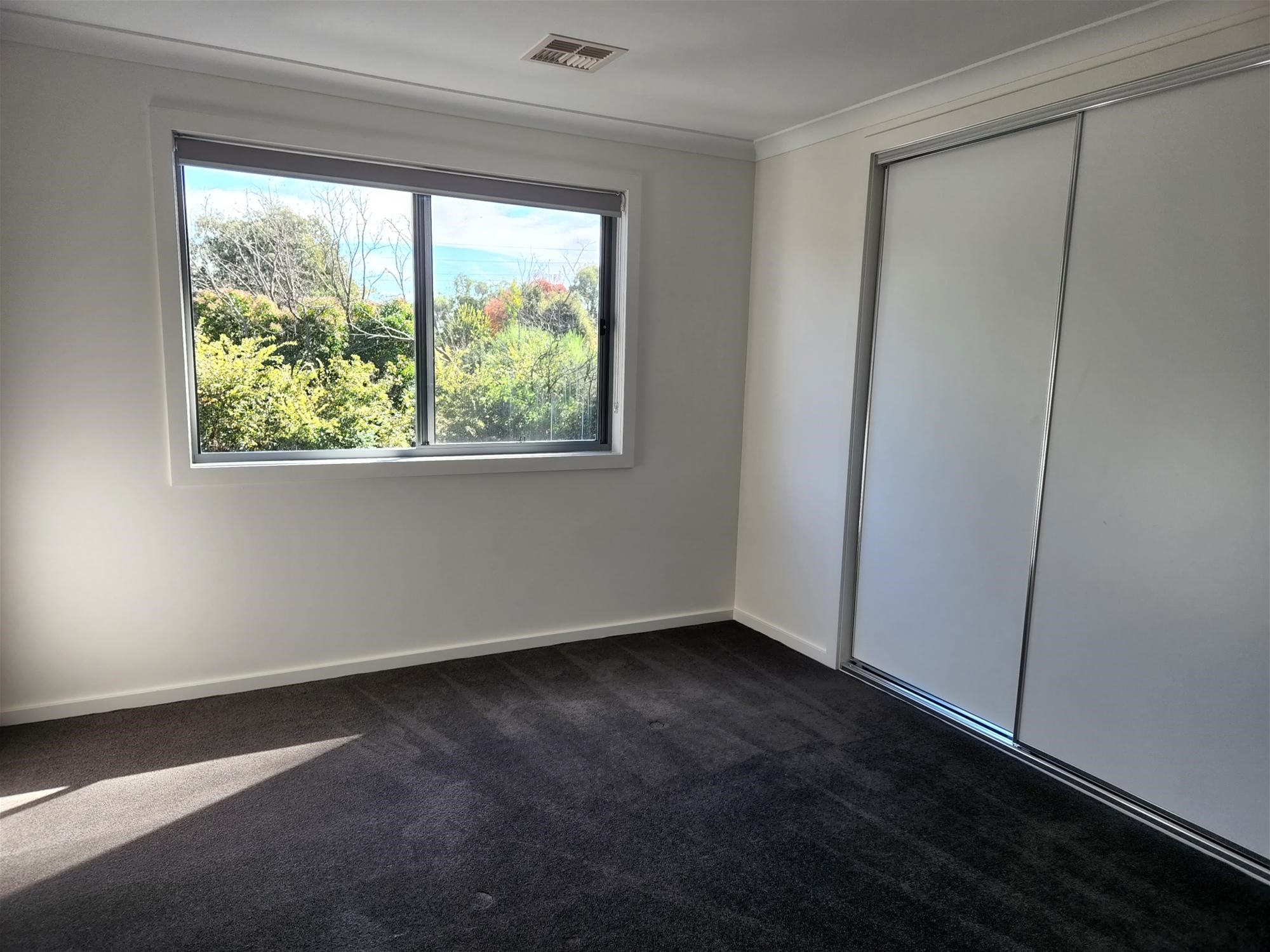 Modern Townhouse in Oaks Estate 4
