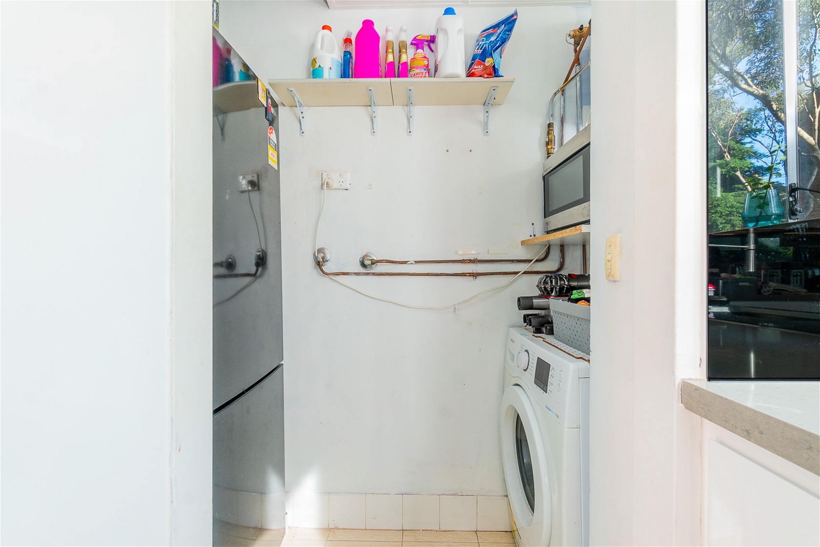 Spacious 2x Bedroom unit with 4