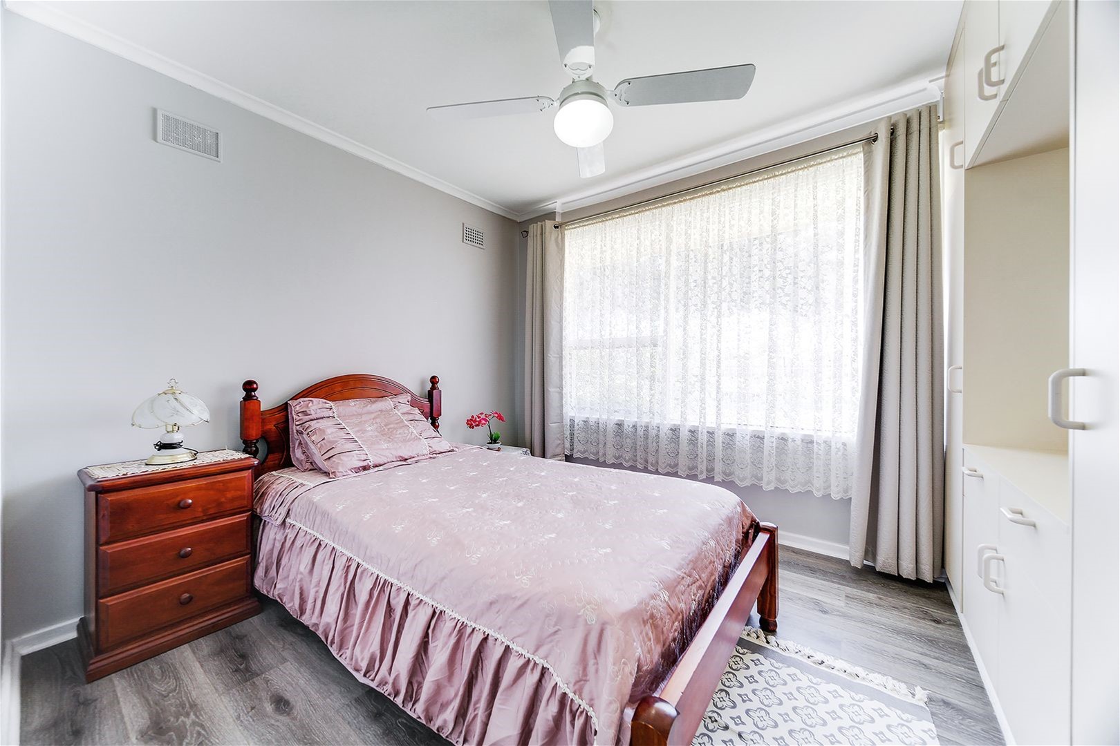 Well maintained, fully renovated house 2