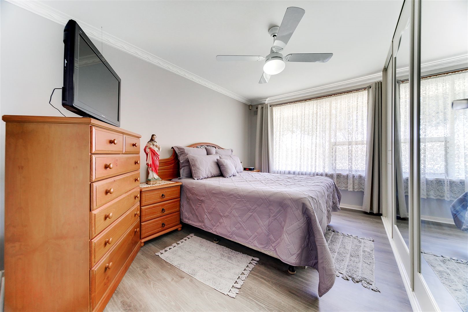 Well maintained, fully renovated house 12