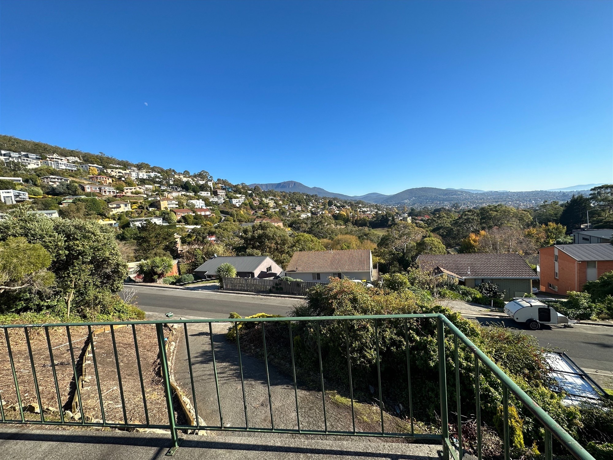 Price reduced !!!! $460 Affordable 2 bedrooms Unit in Sandy Bay