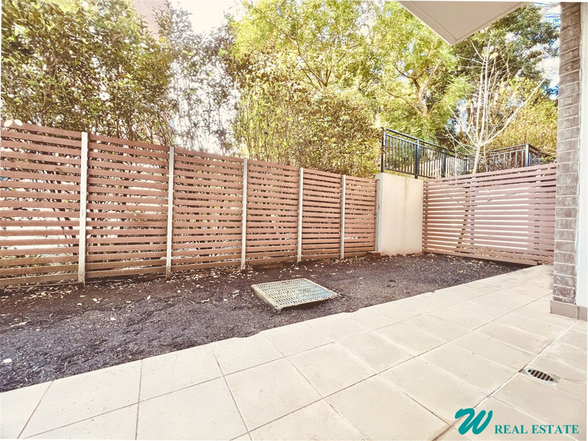 Executive Apartment with Private Courtyard! 4