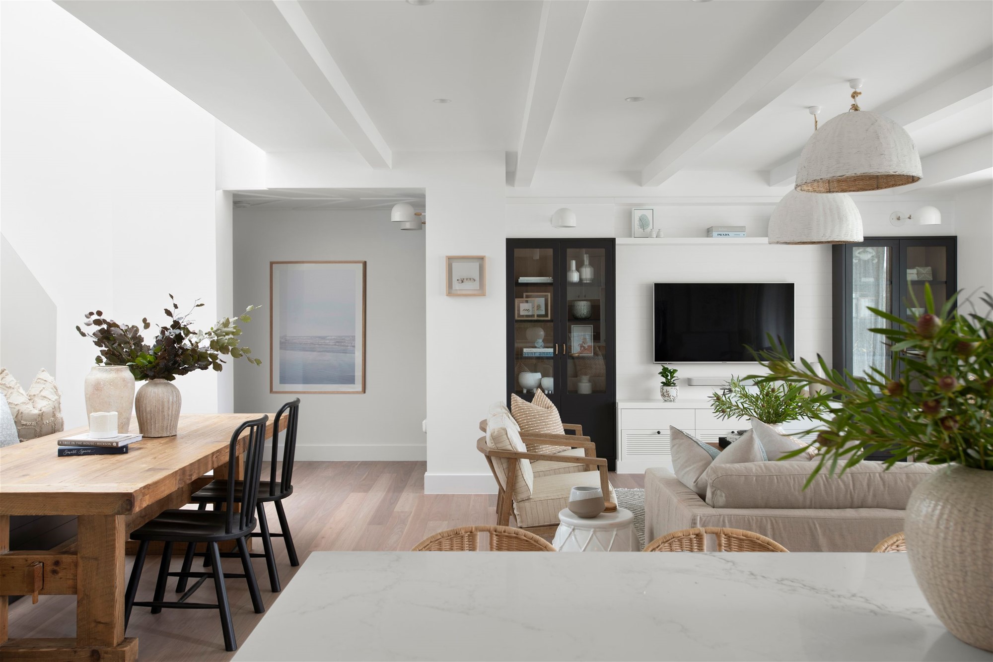 Fully furn-$1800 per week Bills 9