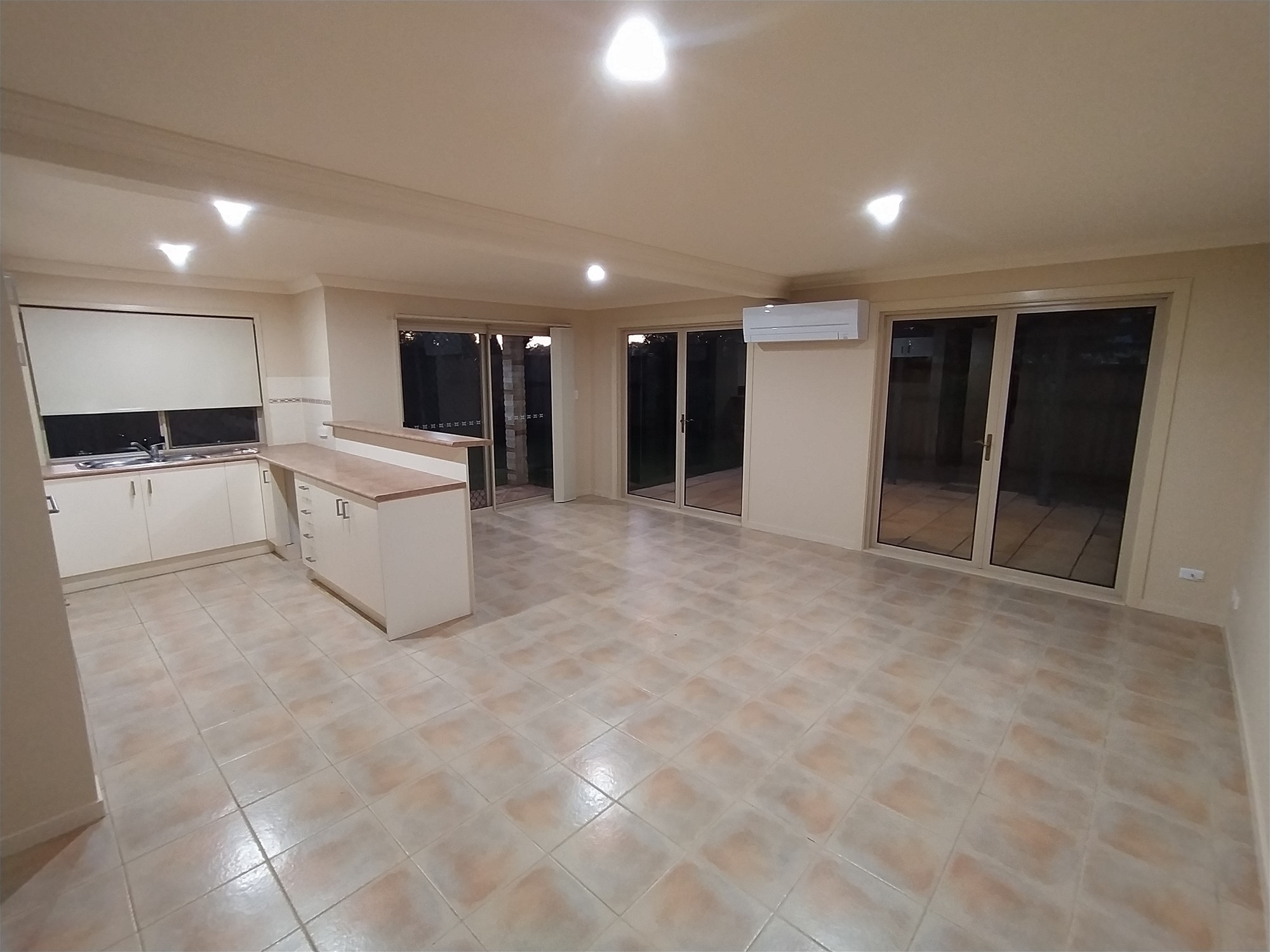 Spacious duplex, 200m from the 5