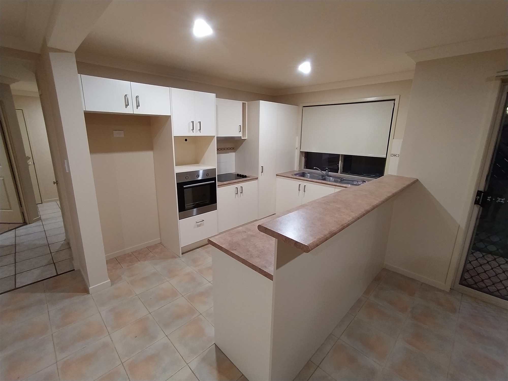 Spacious duplex, 200m from the 6