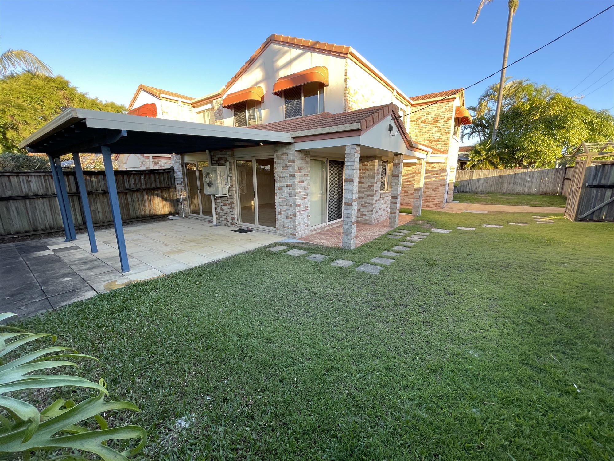 Spacious duplex, 200m from the 2