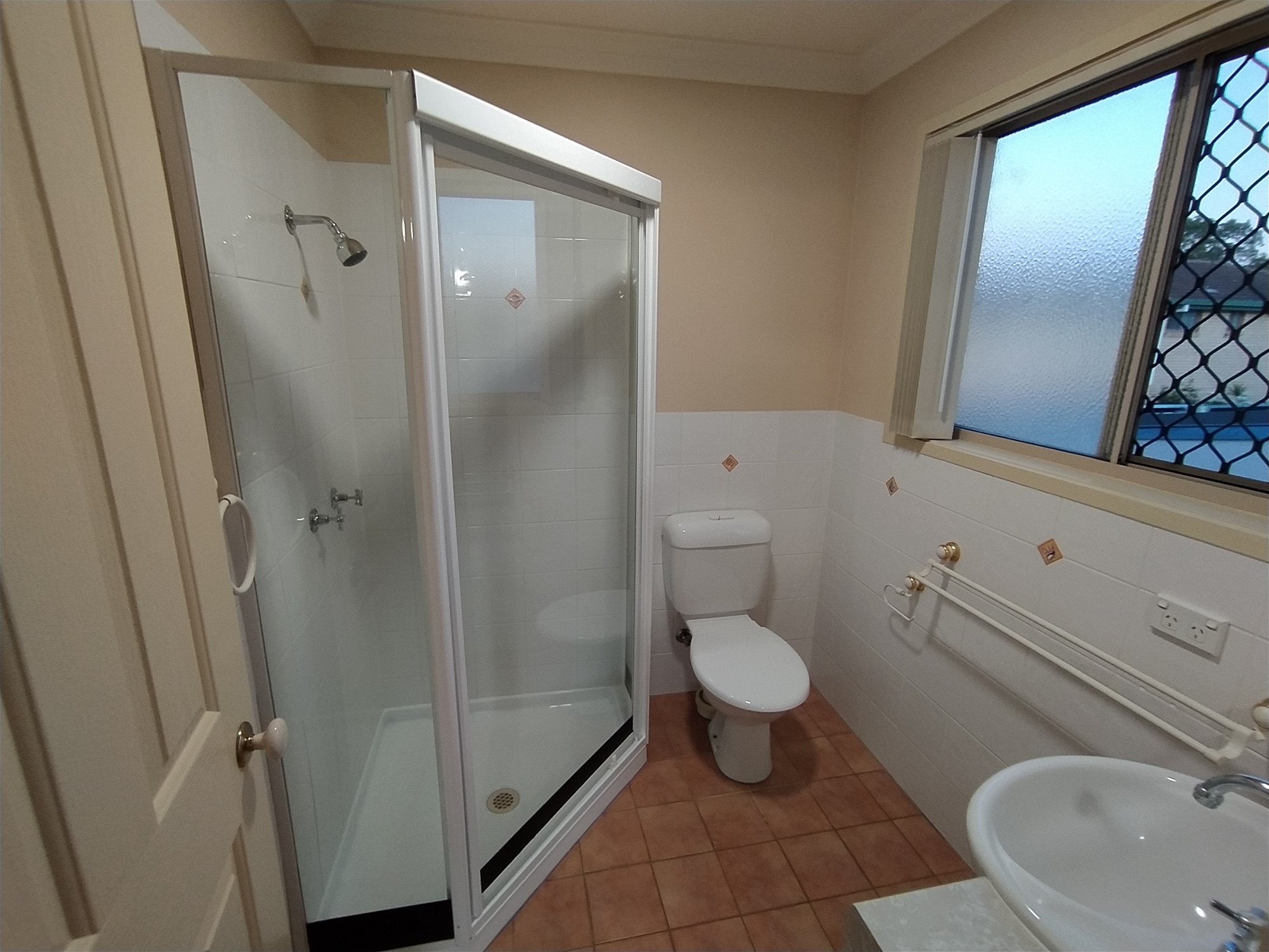 Spacious duplex, 200m from the 9