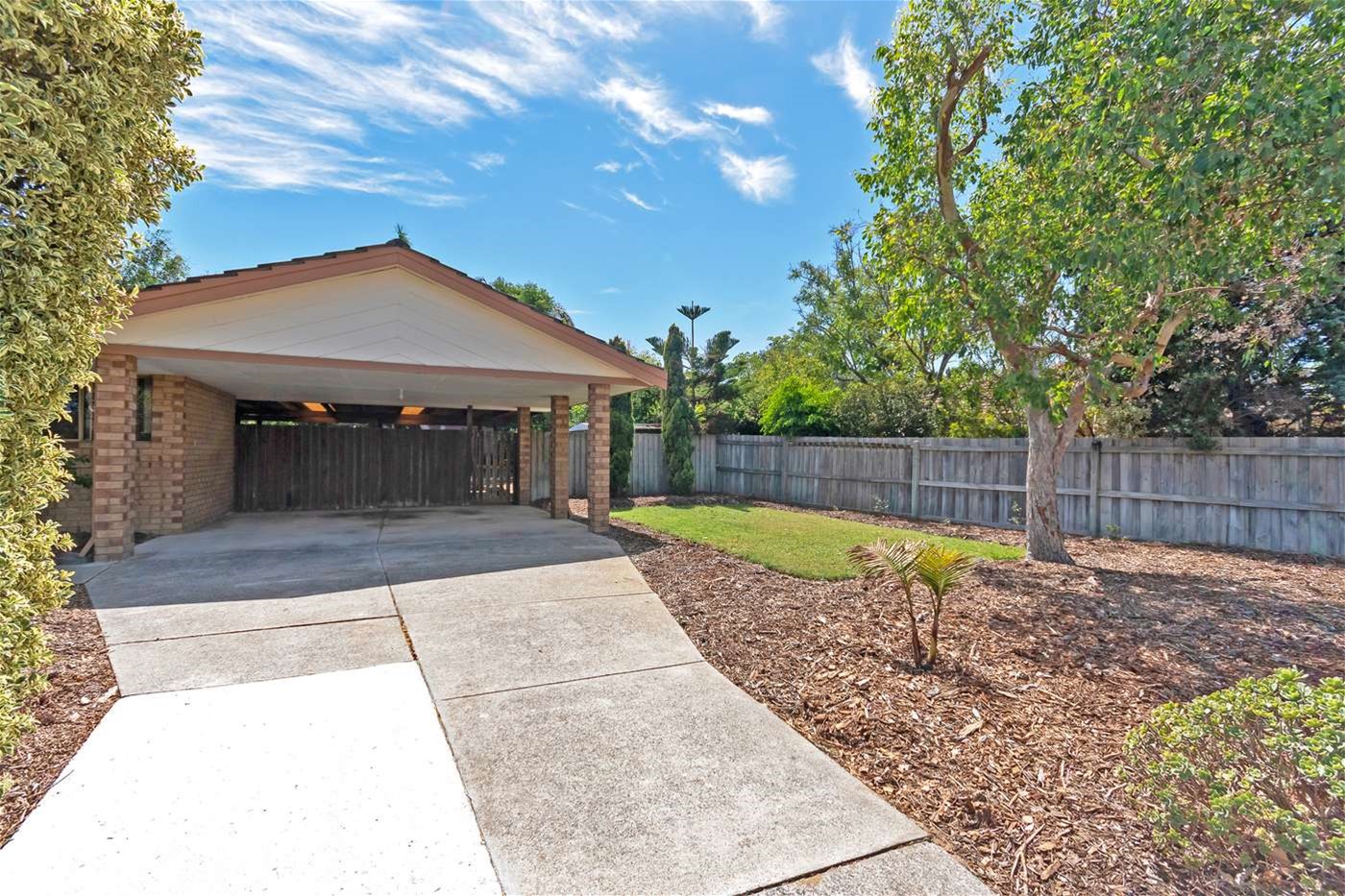 4 bedroom, pet friendly with 2