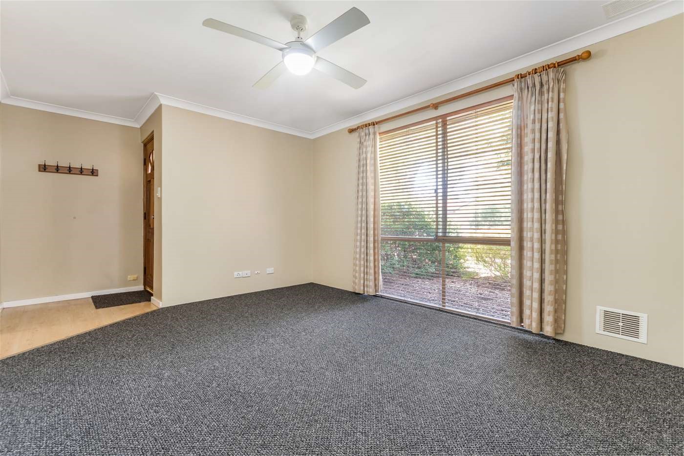 4 bedroom, pet friendly with 8