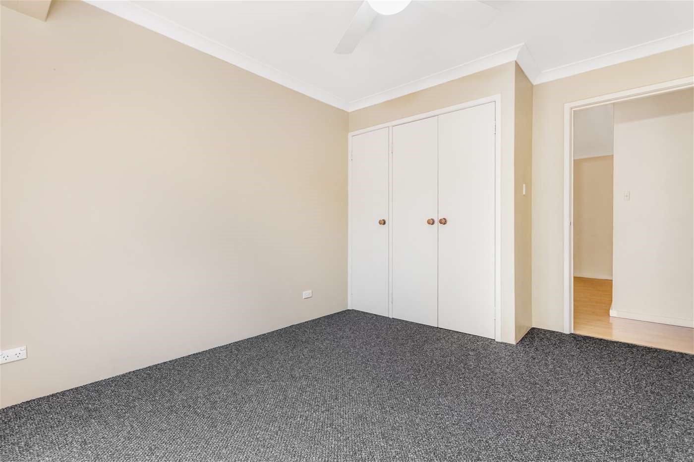 4 bedroom, pet friendly with 12