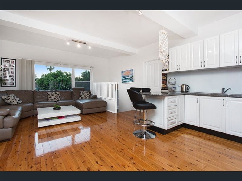 Bright Full brick 4 bedroom 9