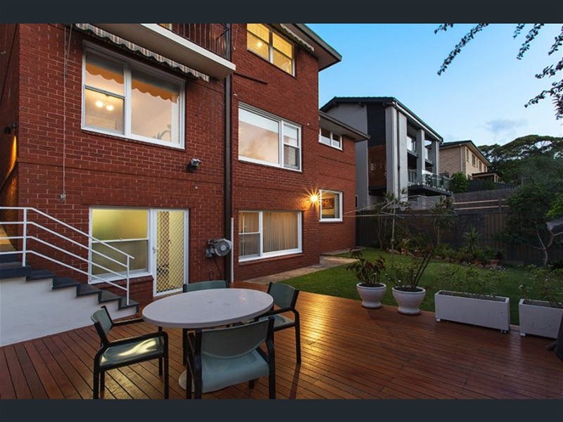 Bright Full brick 4 bedroom 14