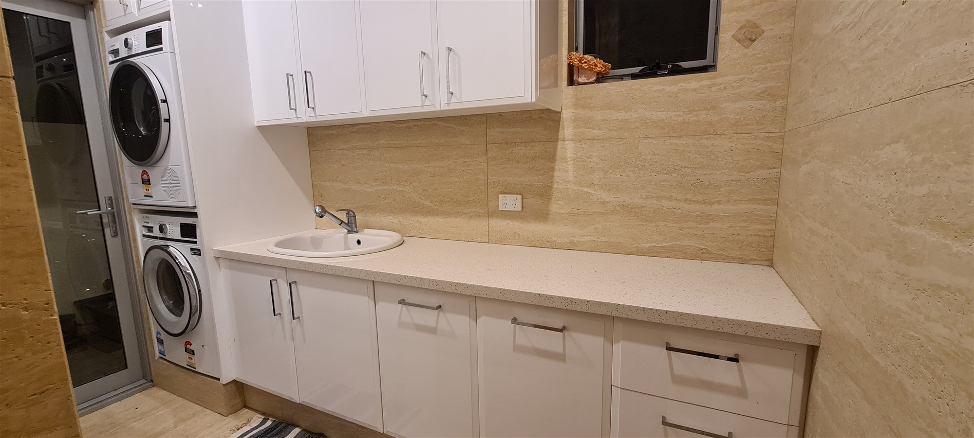 Spacious 5-Bedroom Townhouse in Yokine 13