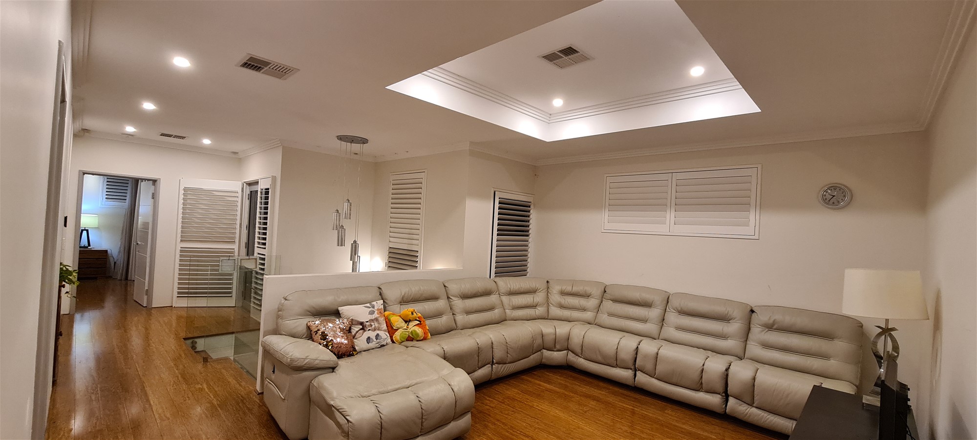 Spacious 5-Bedroom Townhouse in Yokine 23