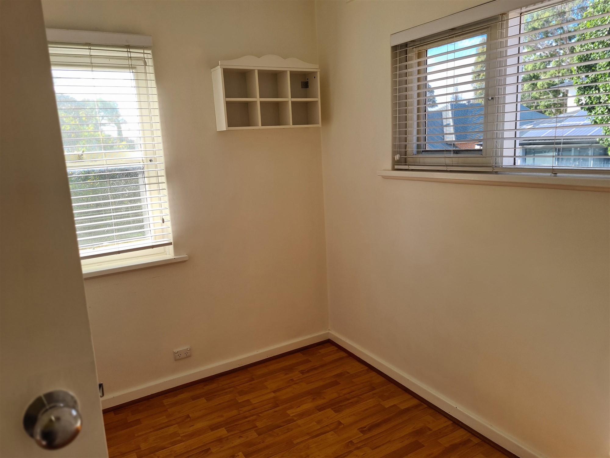 SPACIOUS FIRST FLOOR APARTMENT WITH 17