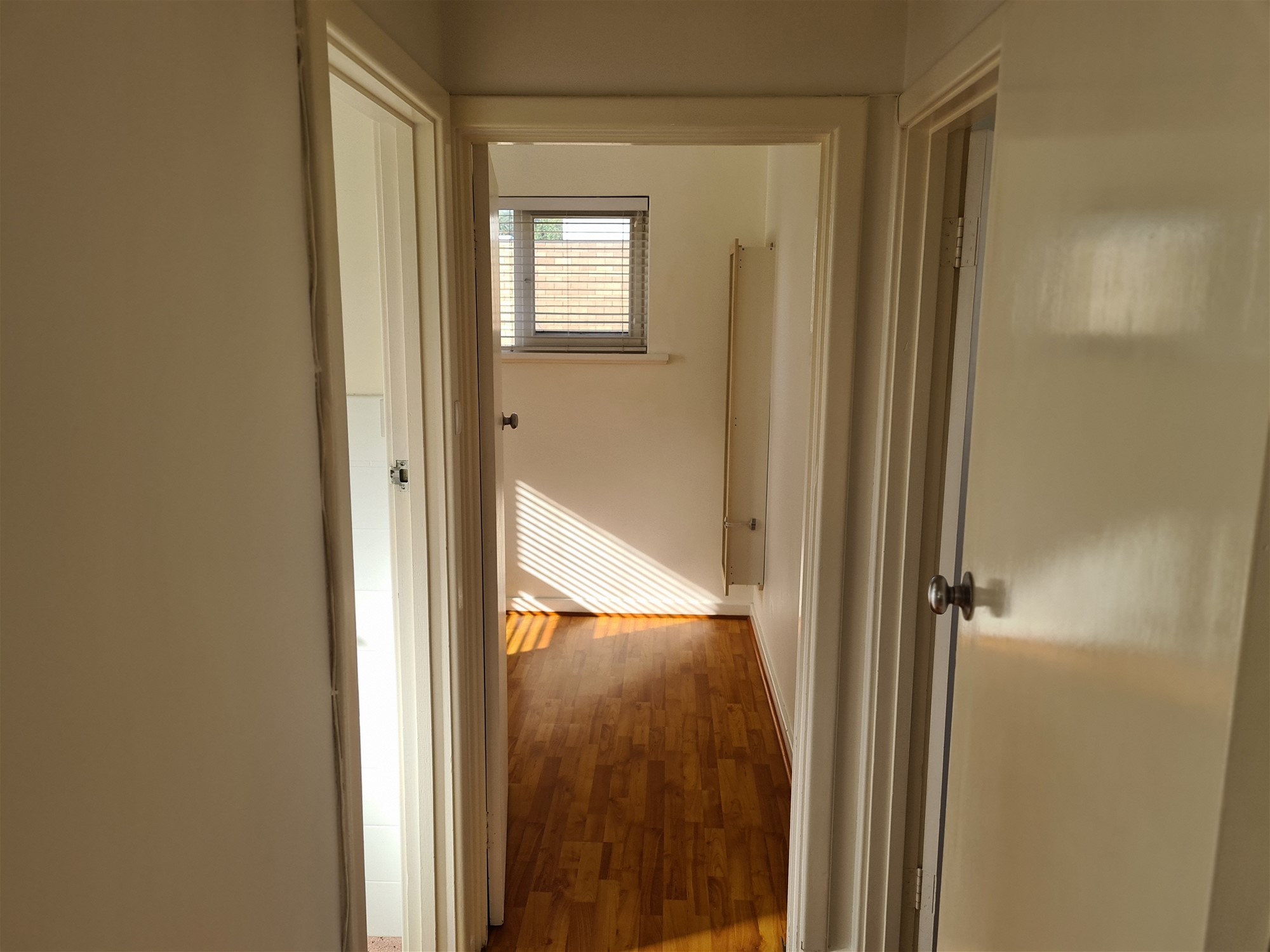 SPACIOUS FIRST FLOOR APARTMENT WITH 15