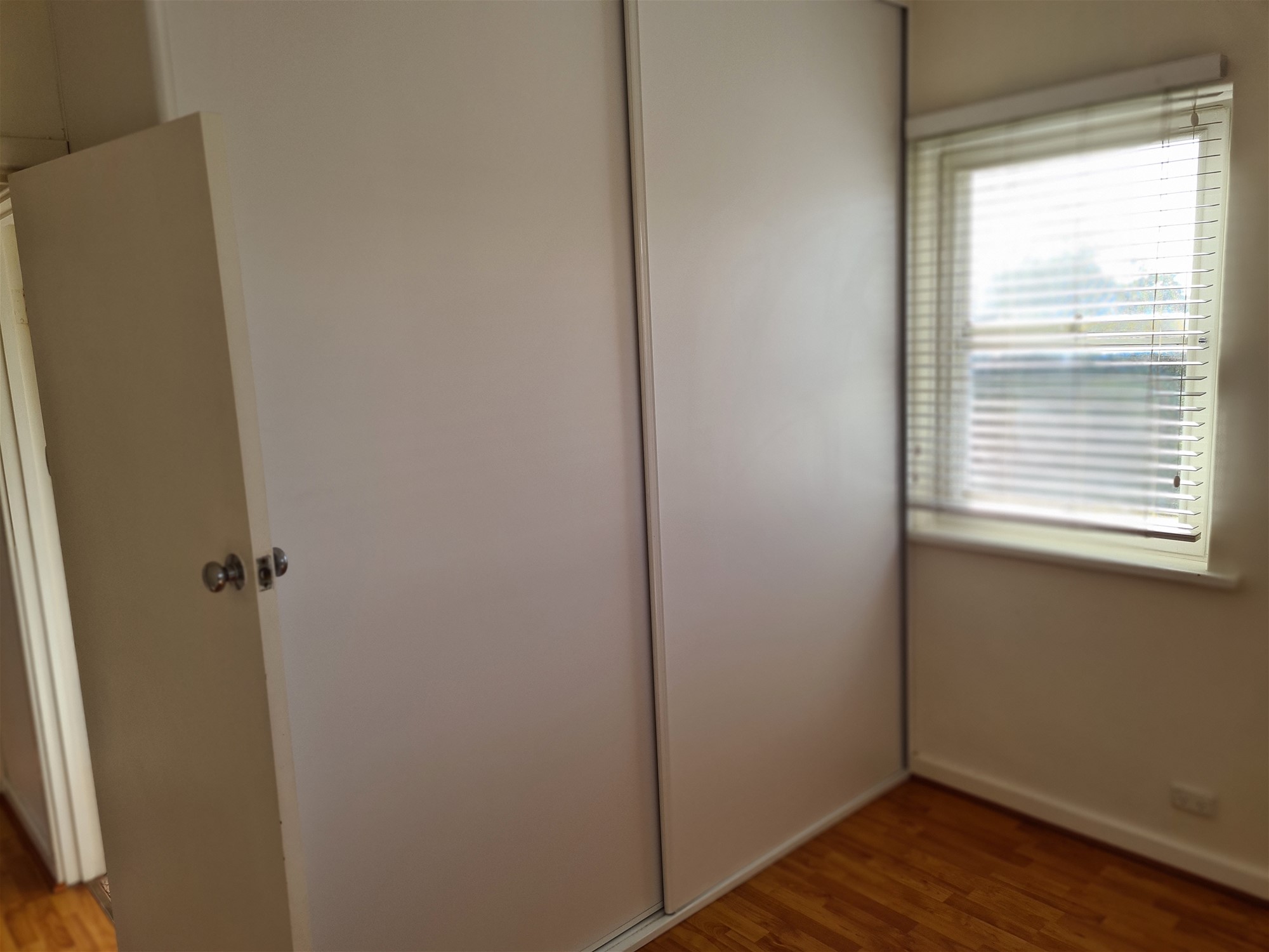 SPACIOUS FIRST FLOOR APARTMENT WITH 16