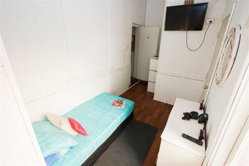 SEVEN BEDROOM UNIT FOR 7-10 2