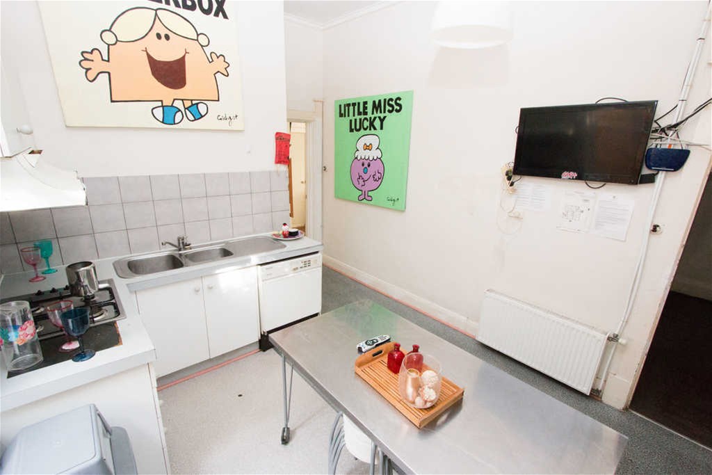 SEVEN BEDROOM UNIT FOR 7-10 3