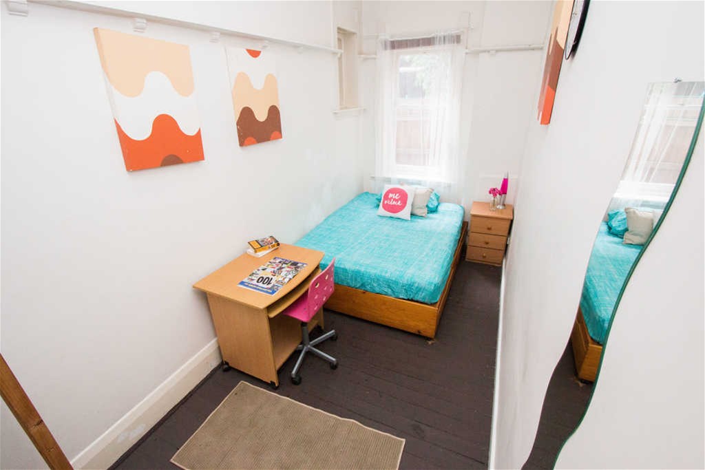 SEVEN BEDROOM UNIT FOR 7-10 8