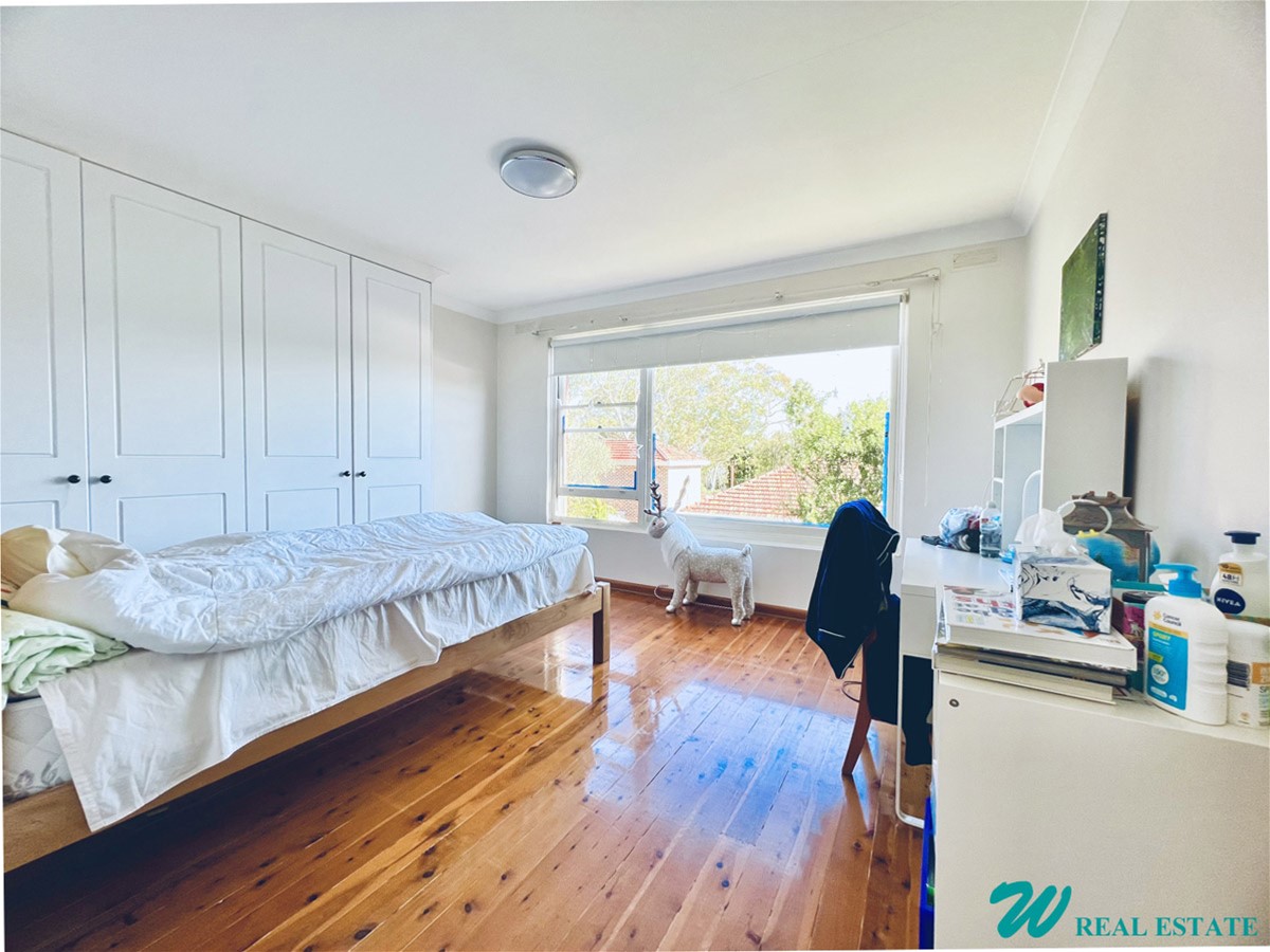 Bright Full brick 4 bedroom 4