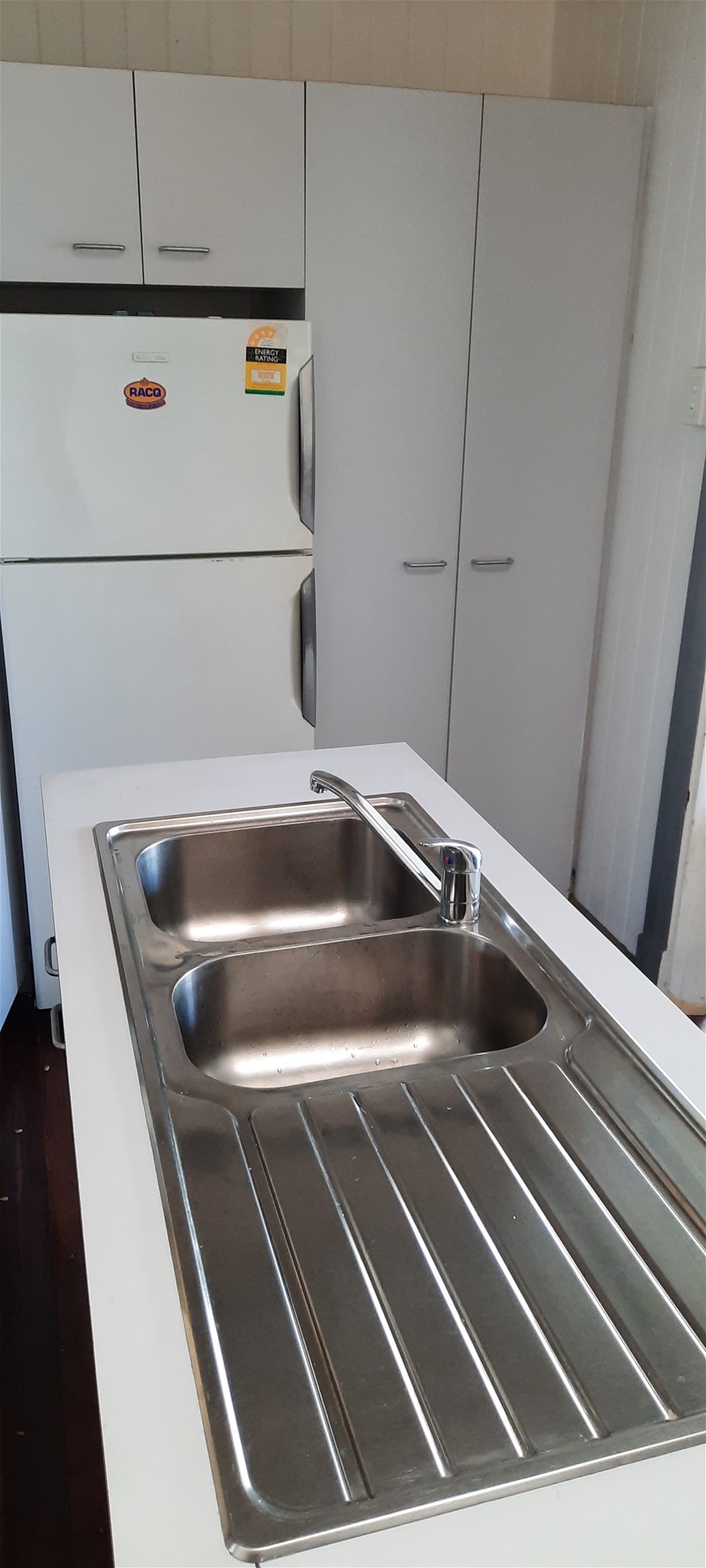 4 bedroom town house 15mins 13