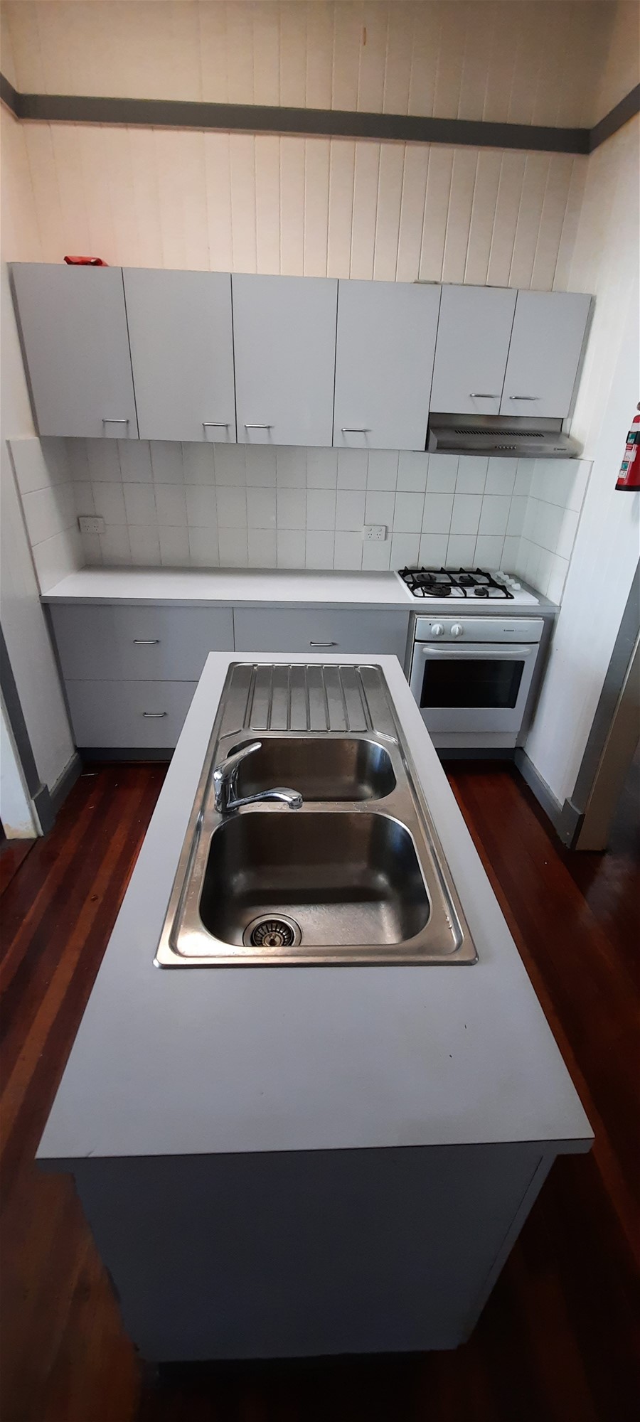 4 bedroom town house 15mins 17