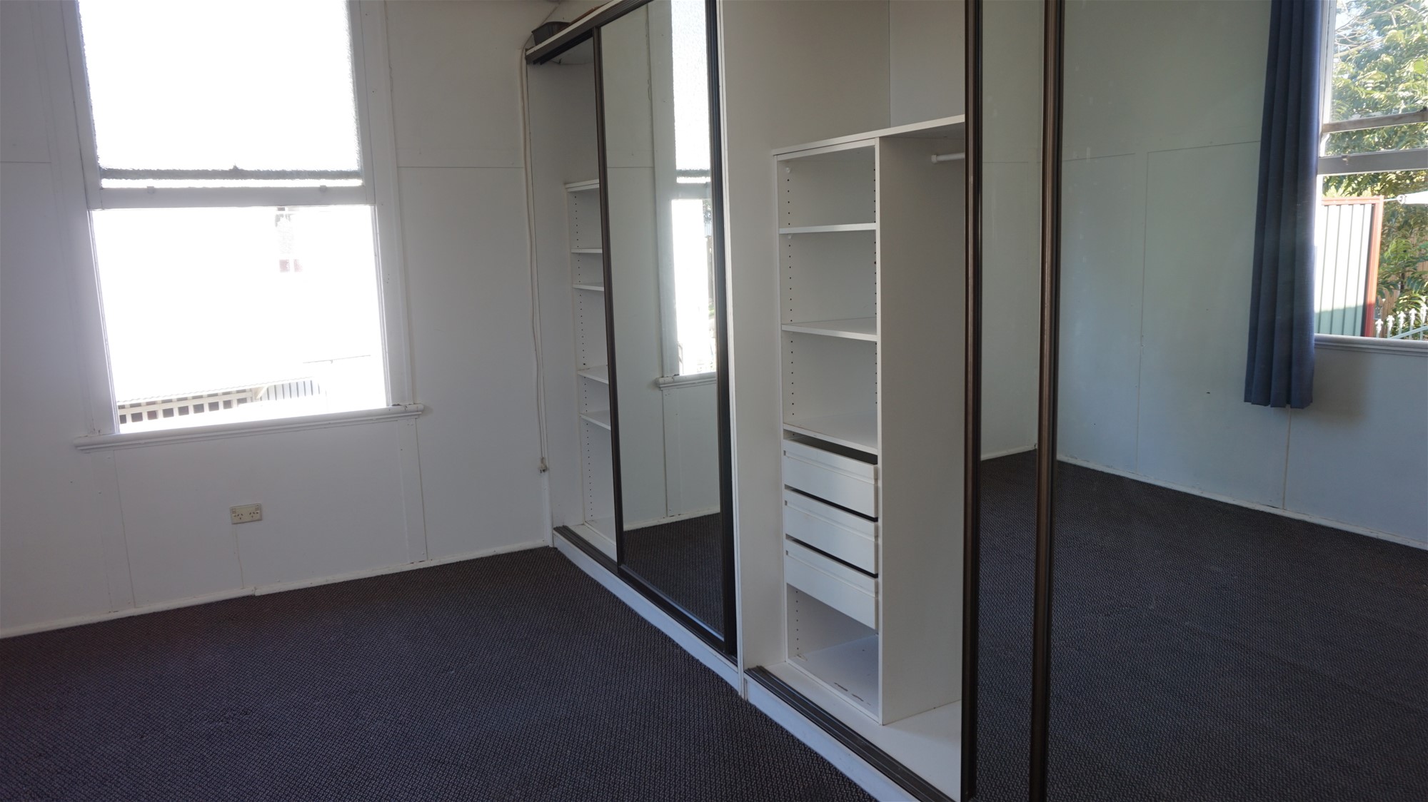 4 bedroom town house 15mins 27