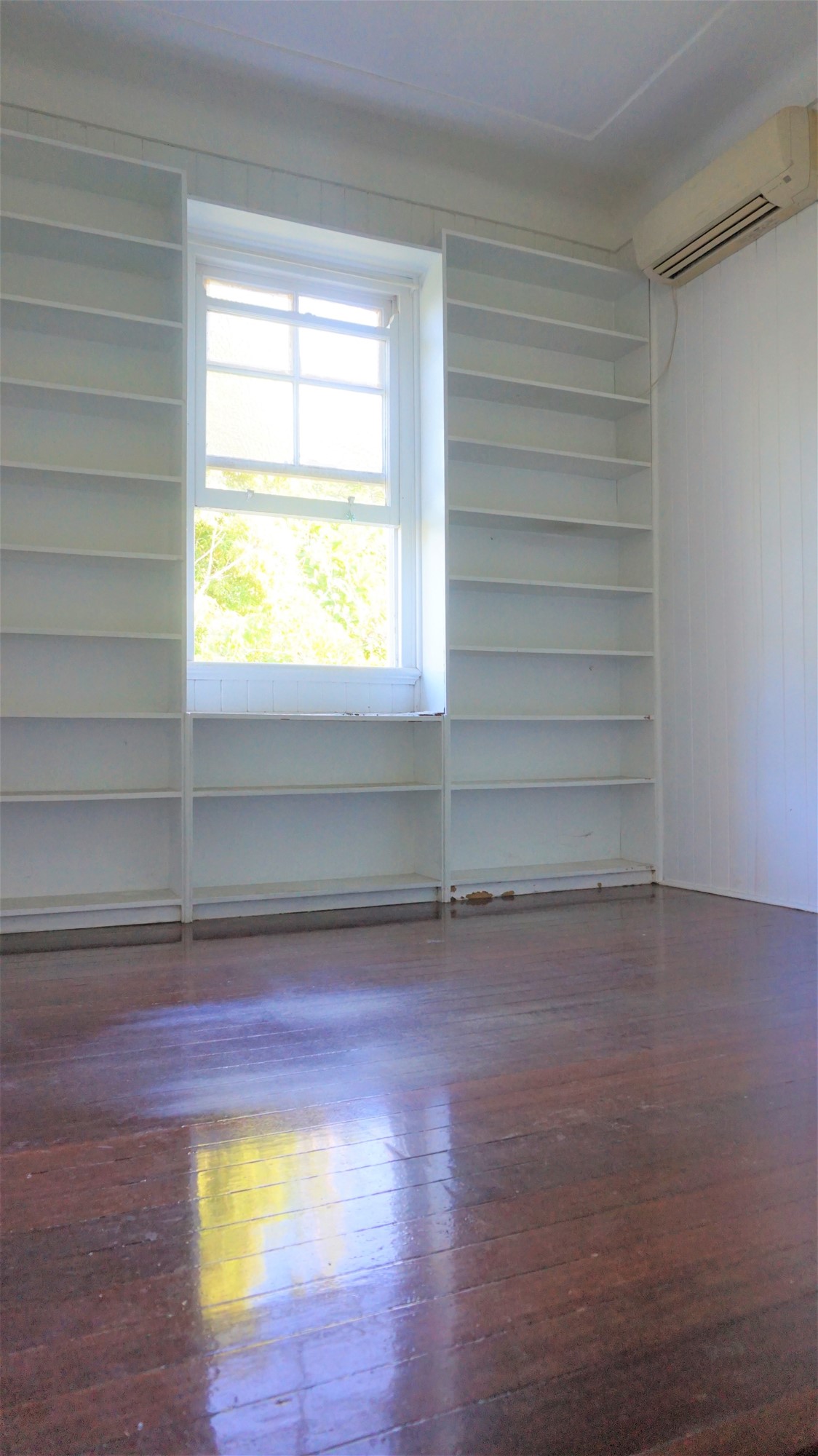 4 bedroom town house 15mins 28