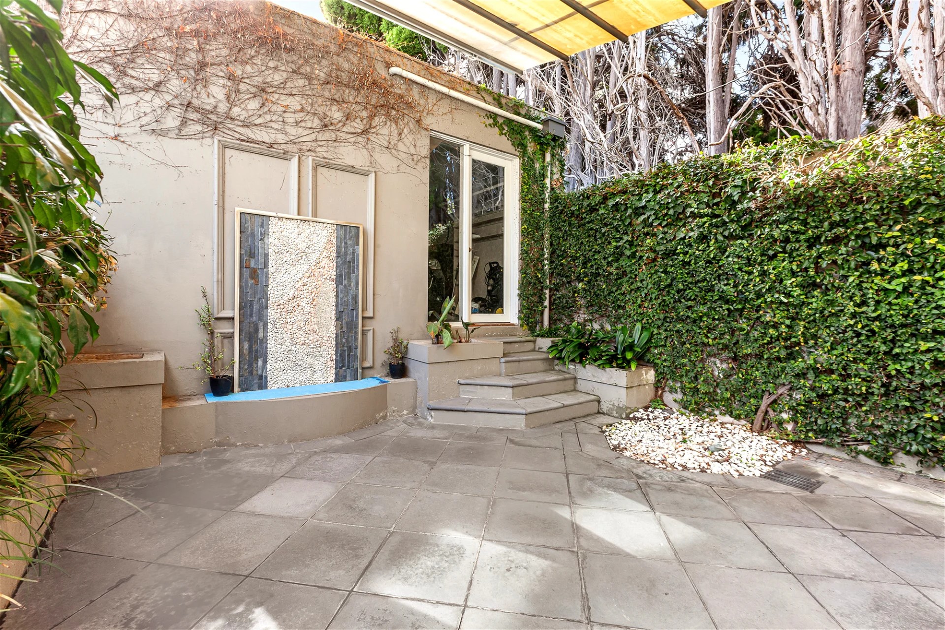 Rent $2500 per/week fully furnished 19