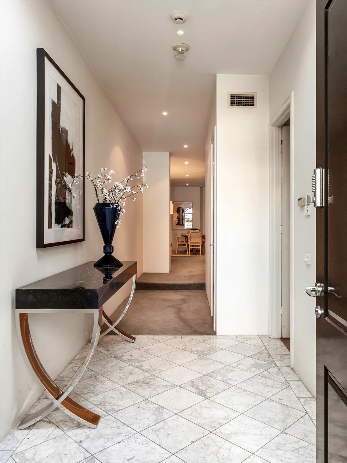 Rent $2500 per/week fully furnished 21