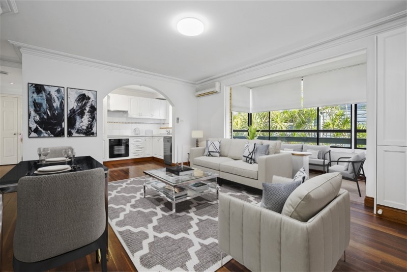 LEASED – Three Bedder plus Sunroom