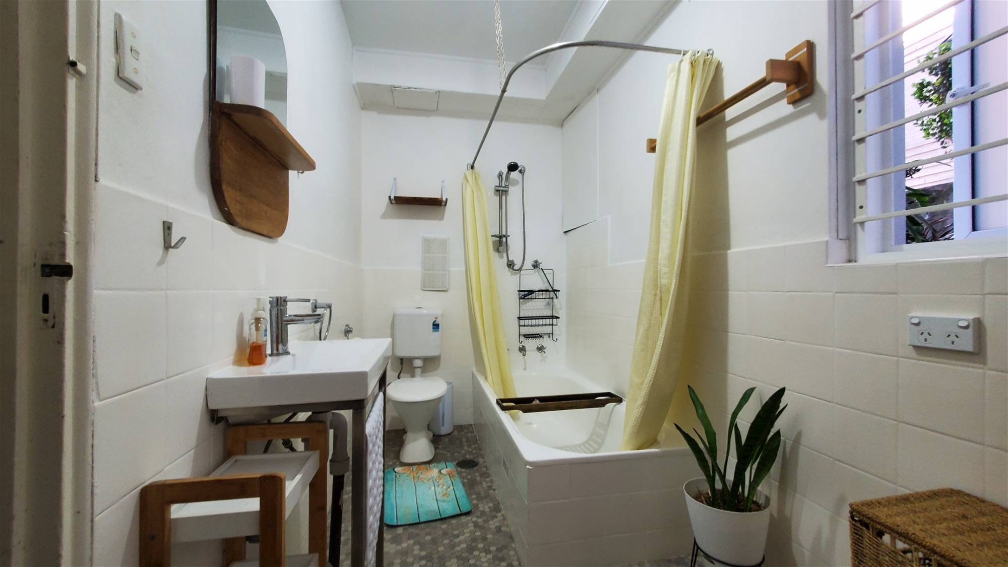 2 bedroom Fully Furnished Apartment 8