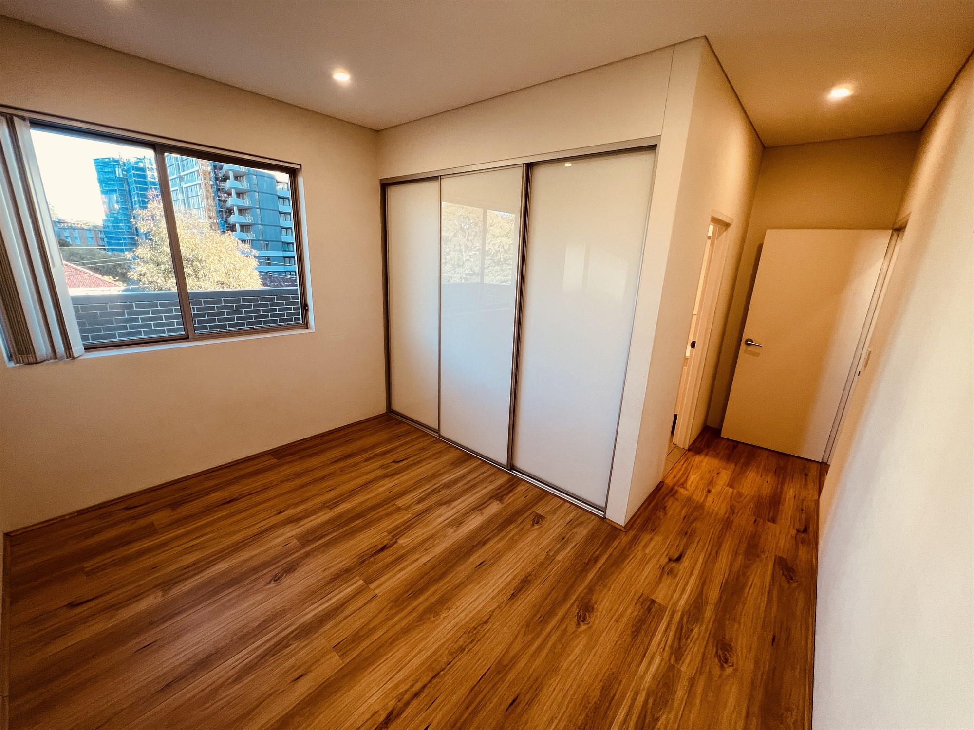 TOP FLOOR – 2 BEDROOM 6