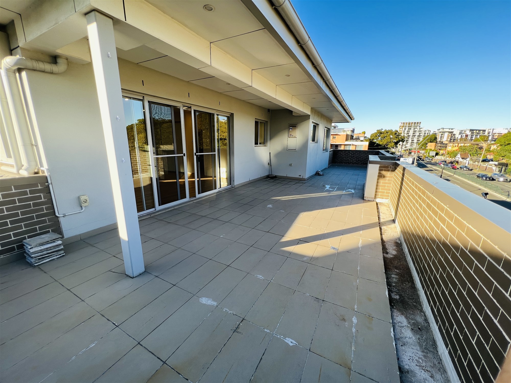 TOP FLOOR – 2 BEDROOM 8