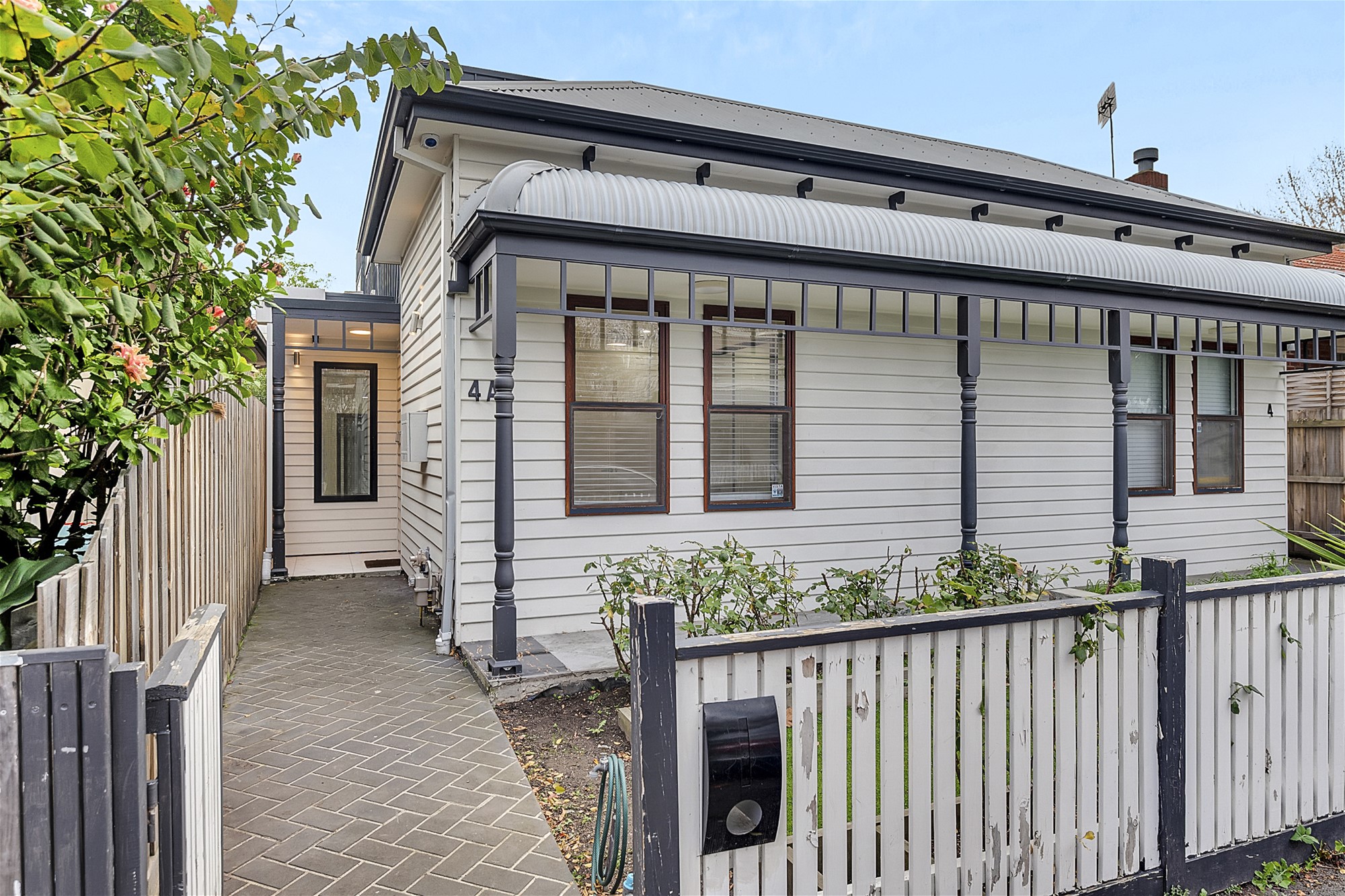New 3BR modren House off Swan Street Richmond   near Train and Tram !