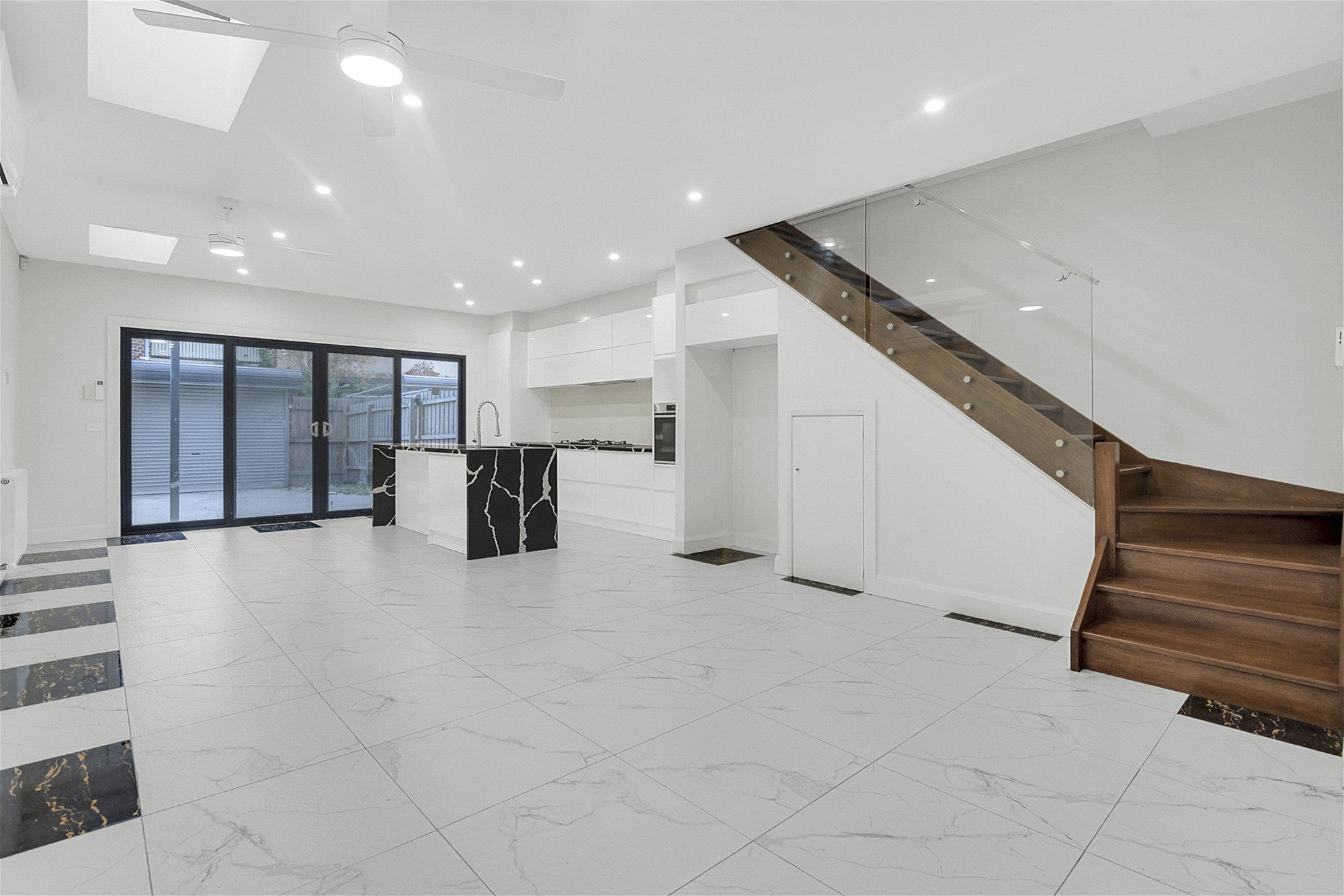 New 3BR modren House off 2