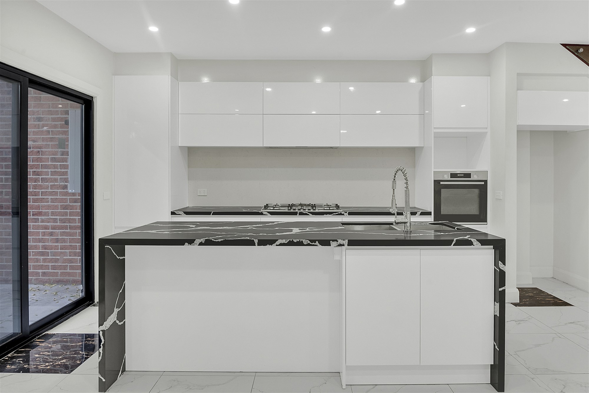 New 3BR modren House off 5