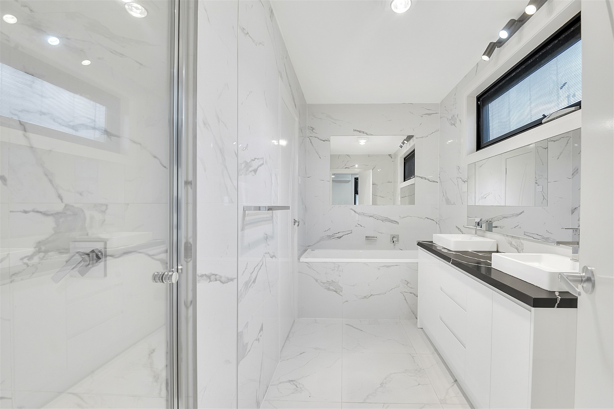 New 3BR modren House off 7