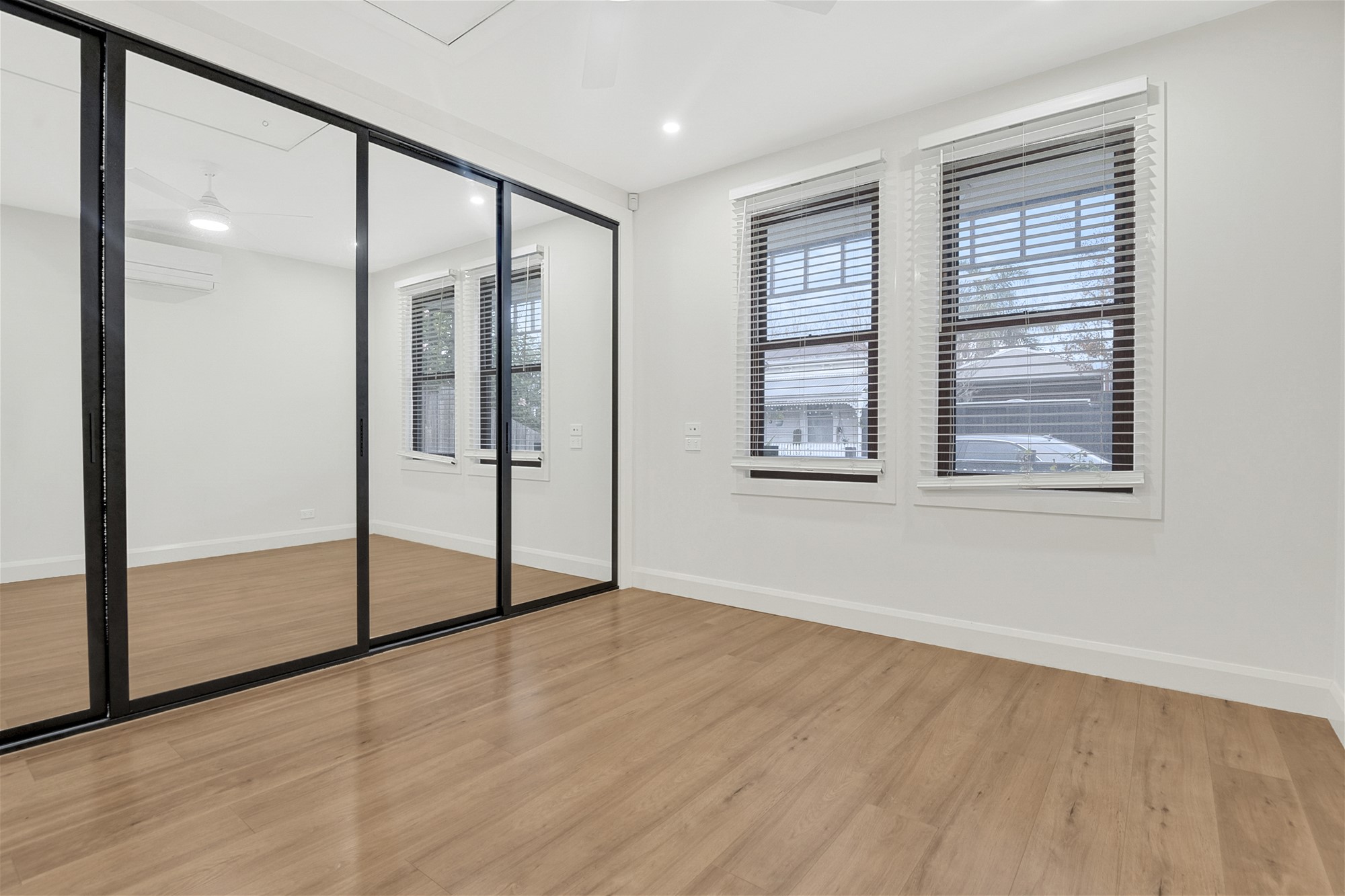 New 3BR modren House off 10