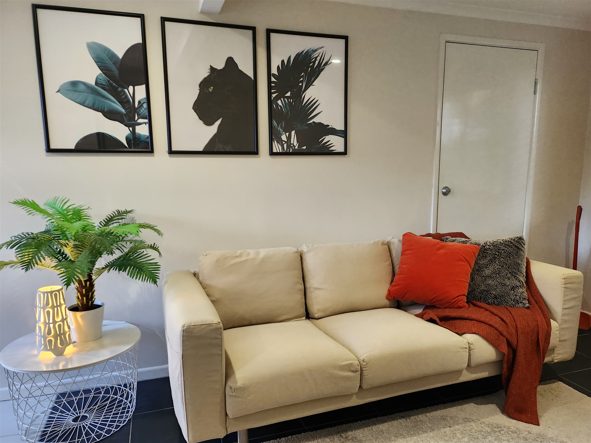 Modern Private Studio – Everything 7