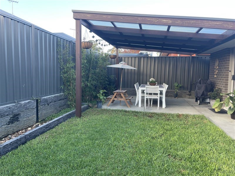 Ideal Park frontage location, overlooking 21