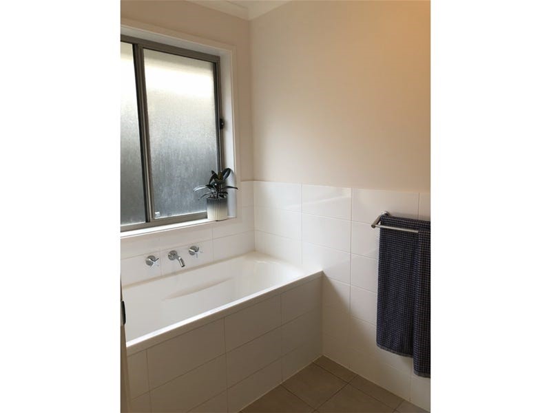 Ideal Park frontage location, overlooking 16